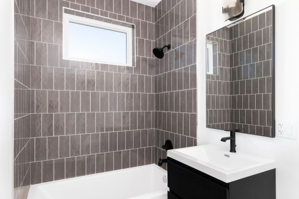 Cost of Shower Window Repair in North Fort Myers